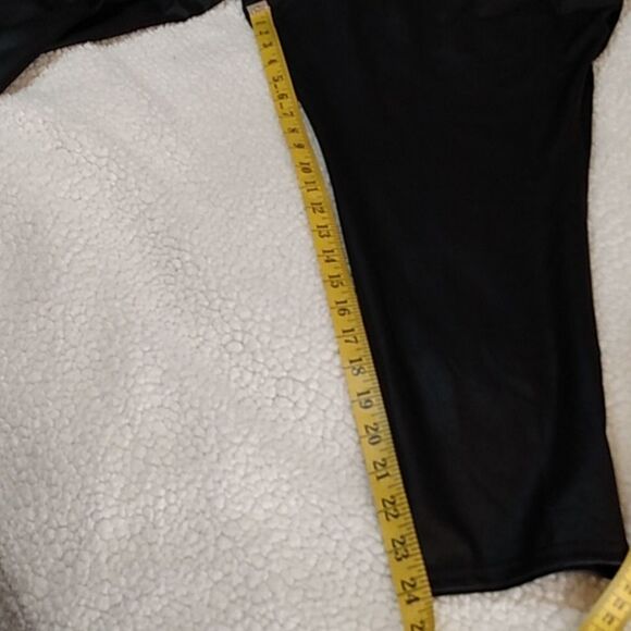 Terra & Sky shiny black leggings - Picture 15 of 16